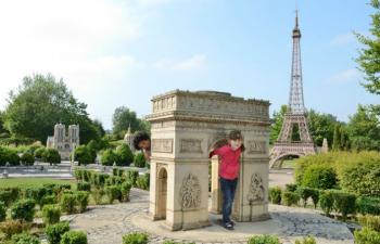 Parc d'attraction : France Miniature